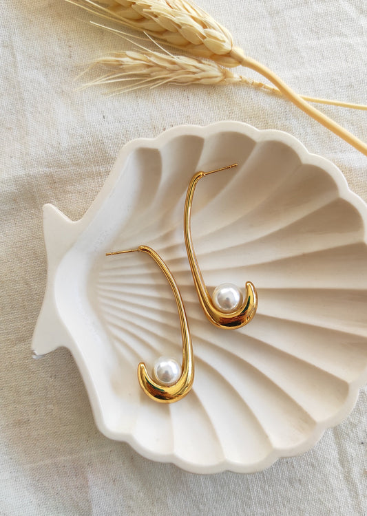 Sea golden pearl earrings