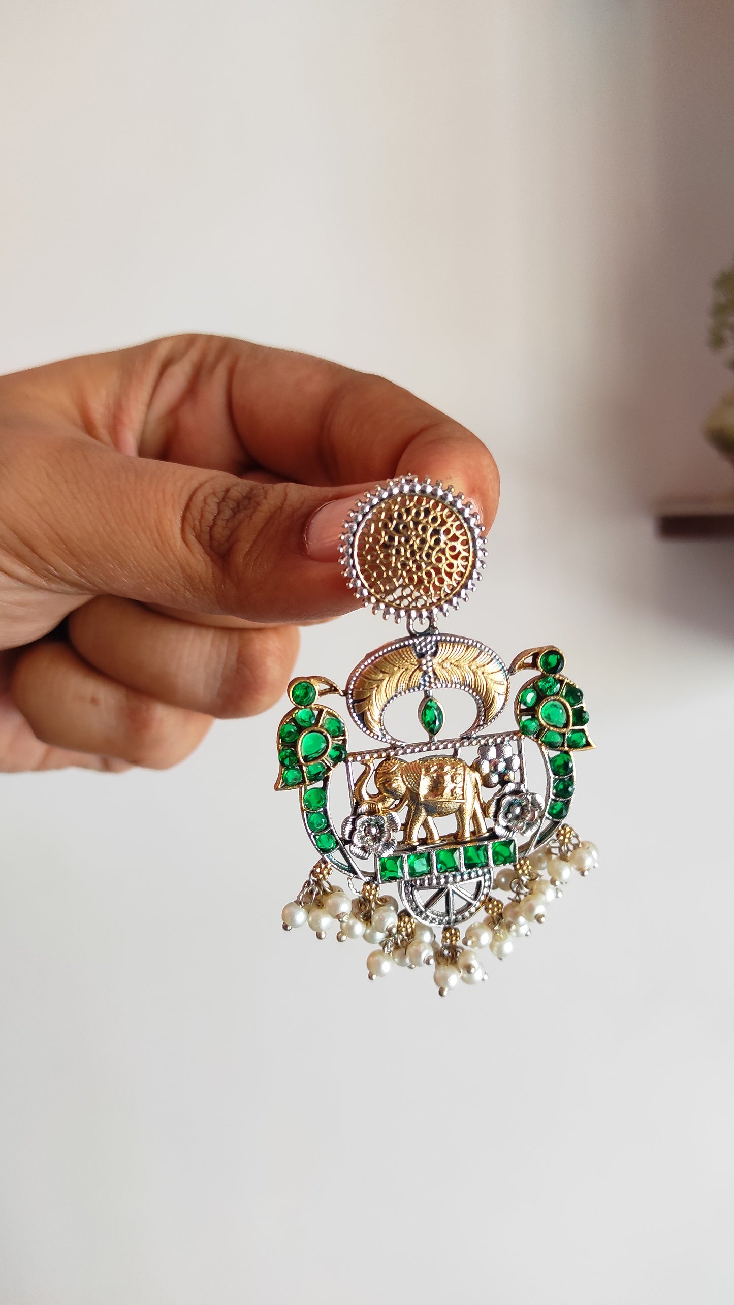 Devyani Moissanite green dual tone necklace