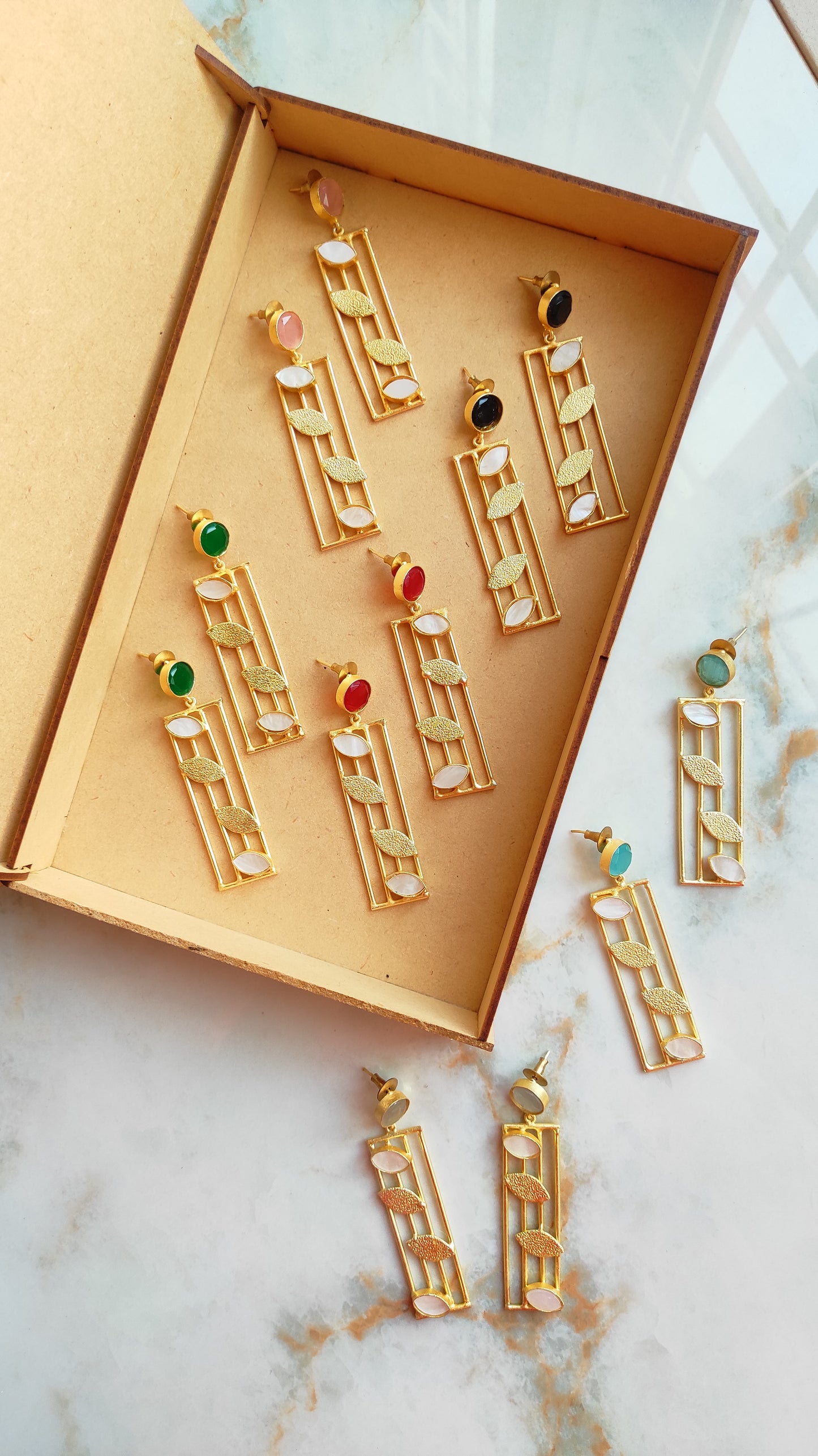 Rectangular leafy danglers