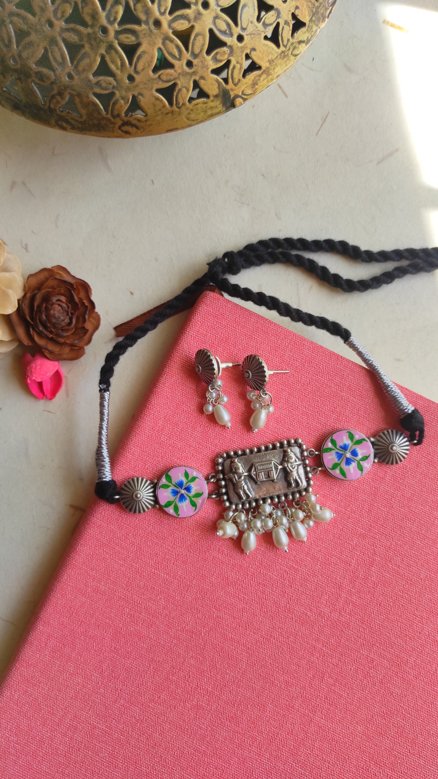 Hand painted silver lookalike choker necklace set