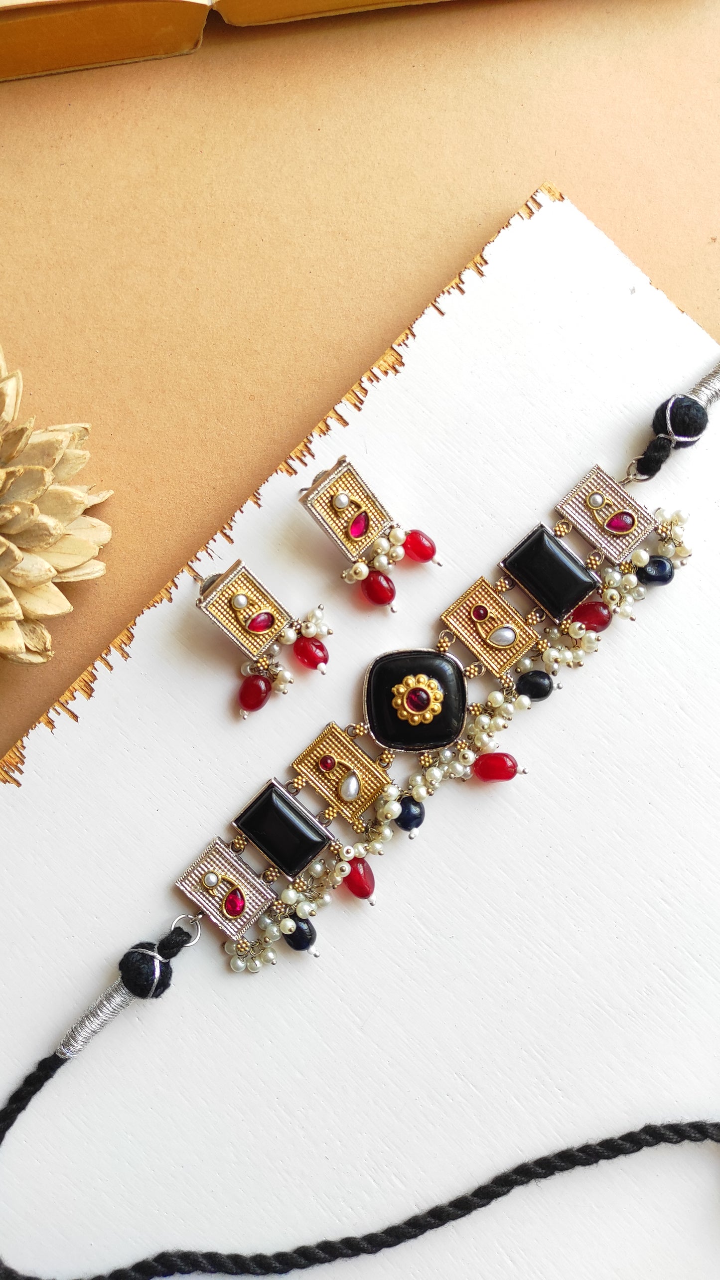 Black red dual tone choker set