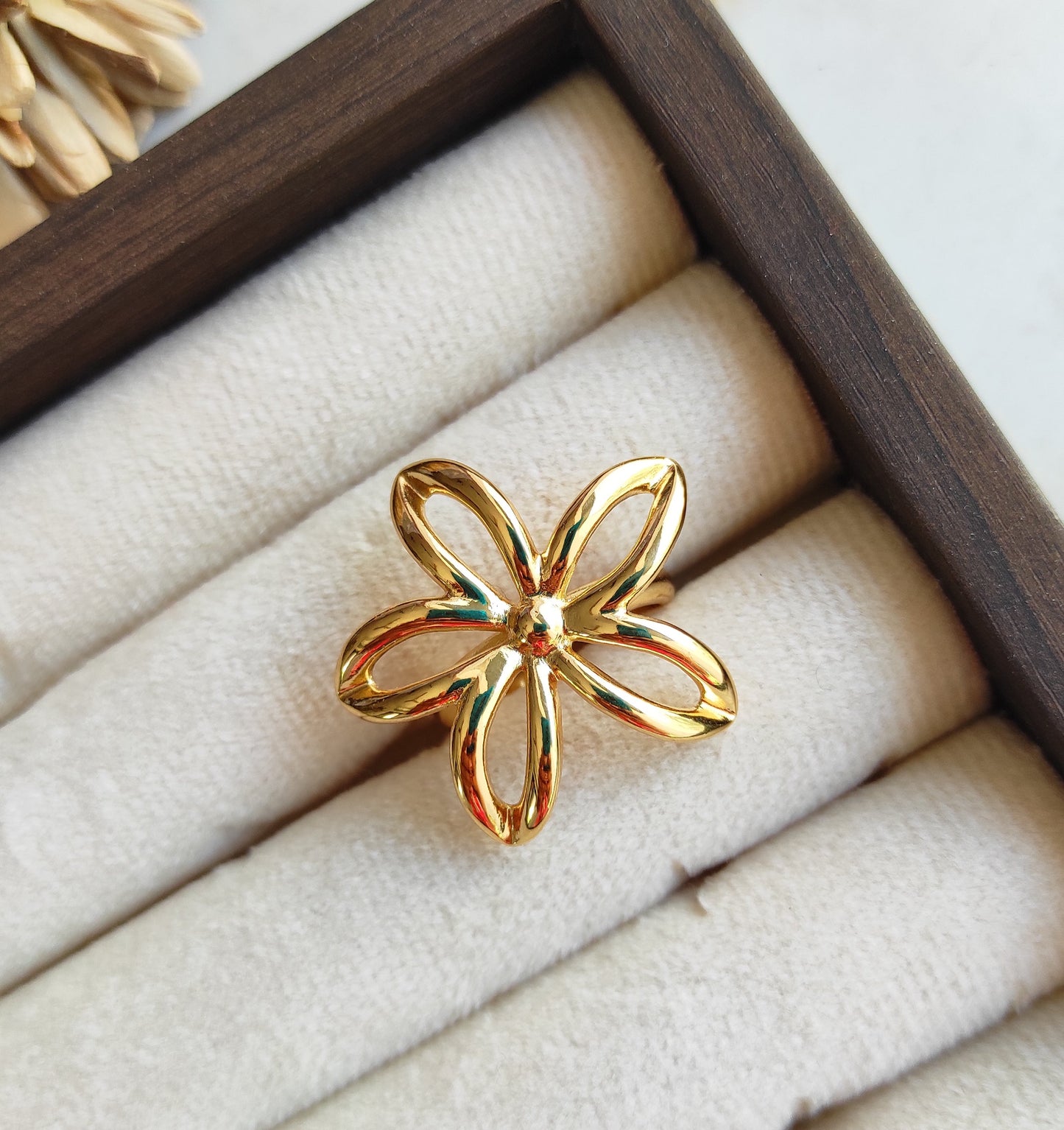 Floral gold plated adjustable finger ring