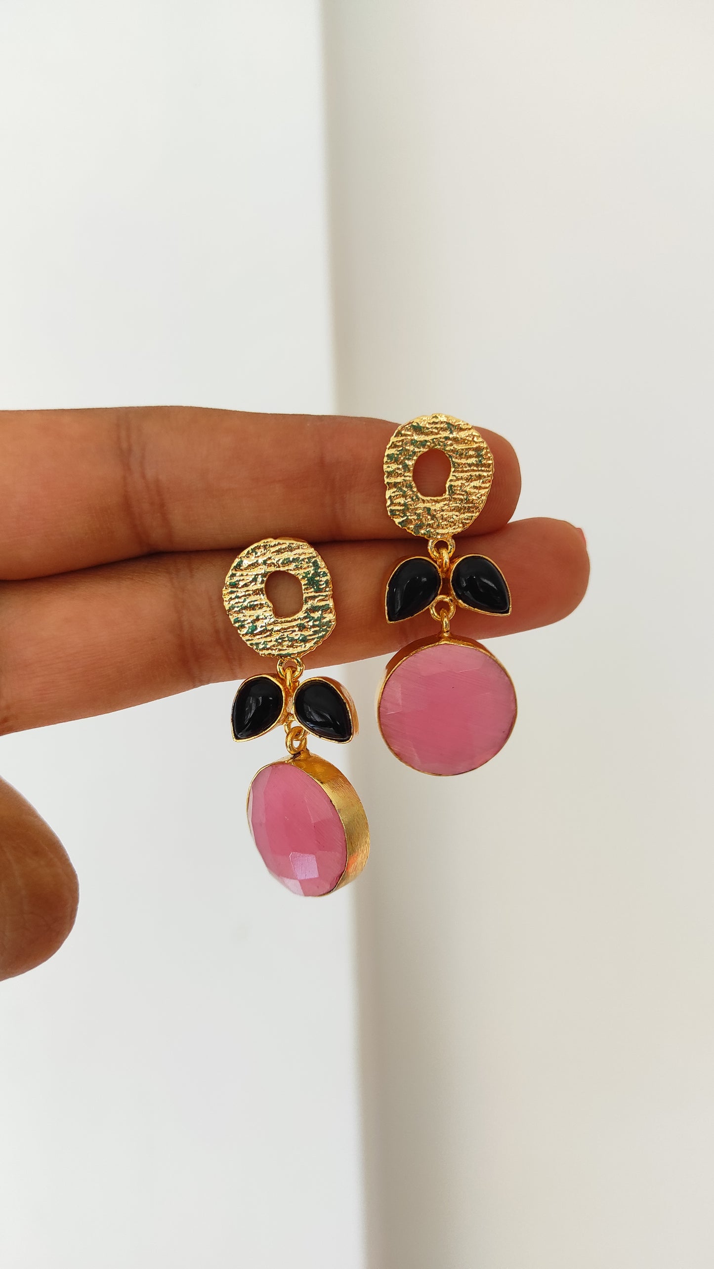 Tara golden earrings
