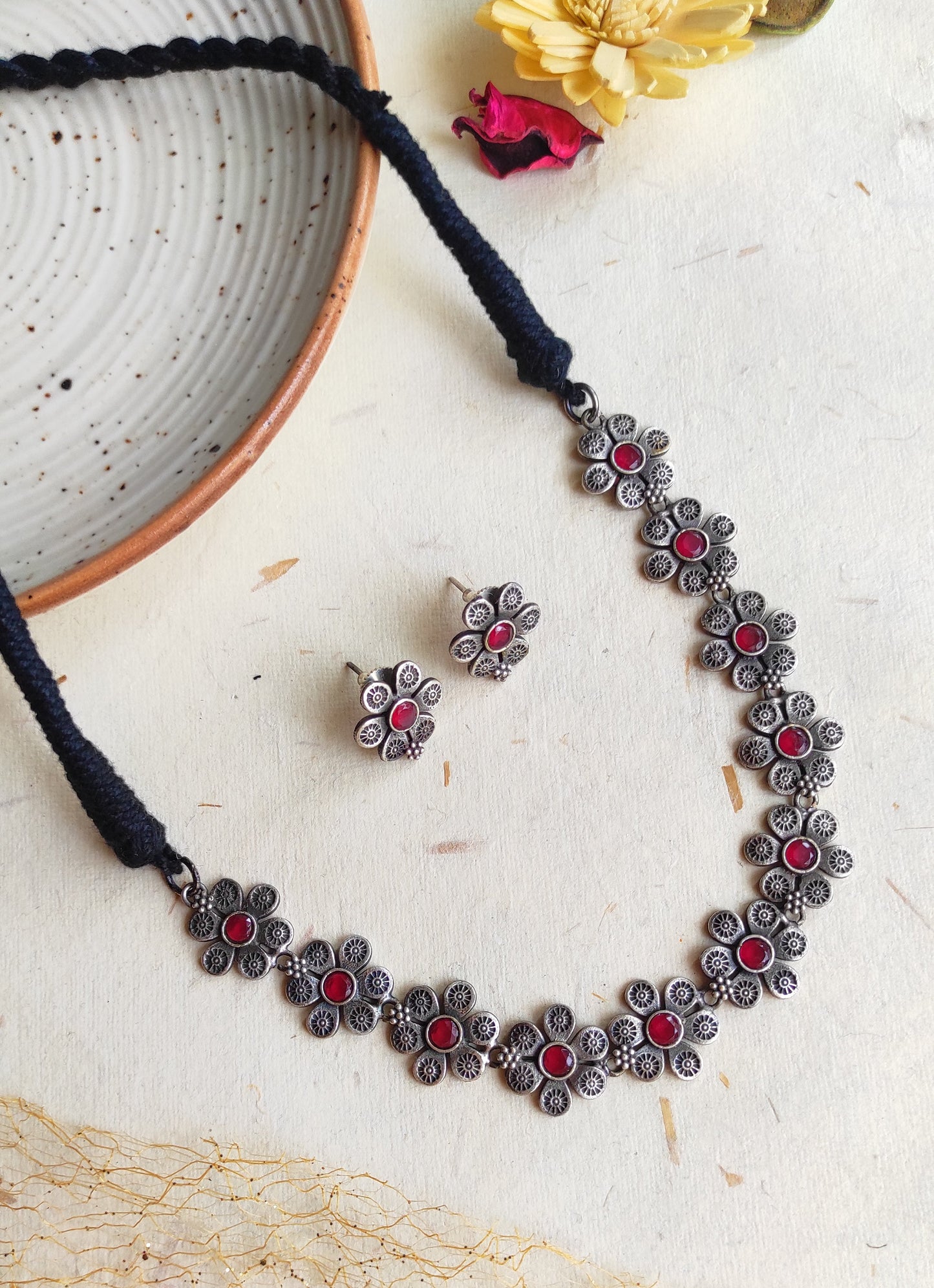 Simmi silver lookalike flower necklace studs set