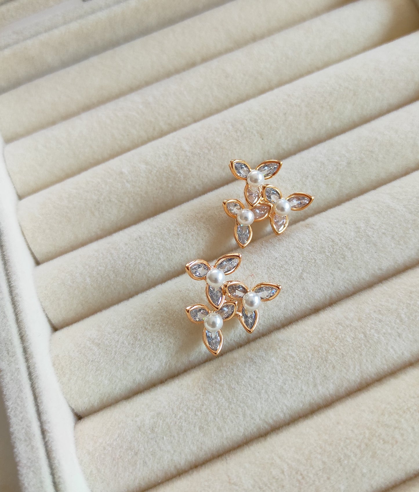 Korean crystal floral stud earrings