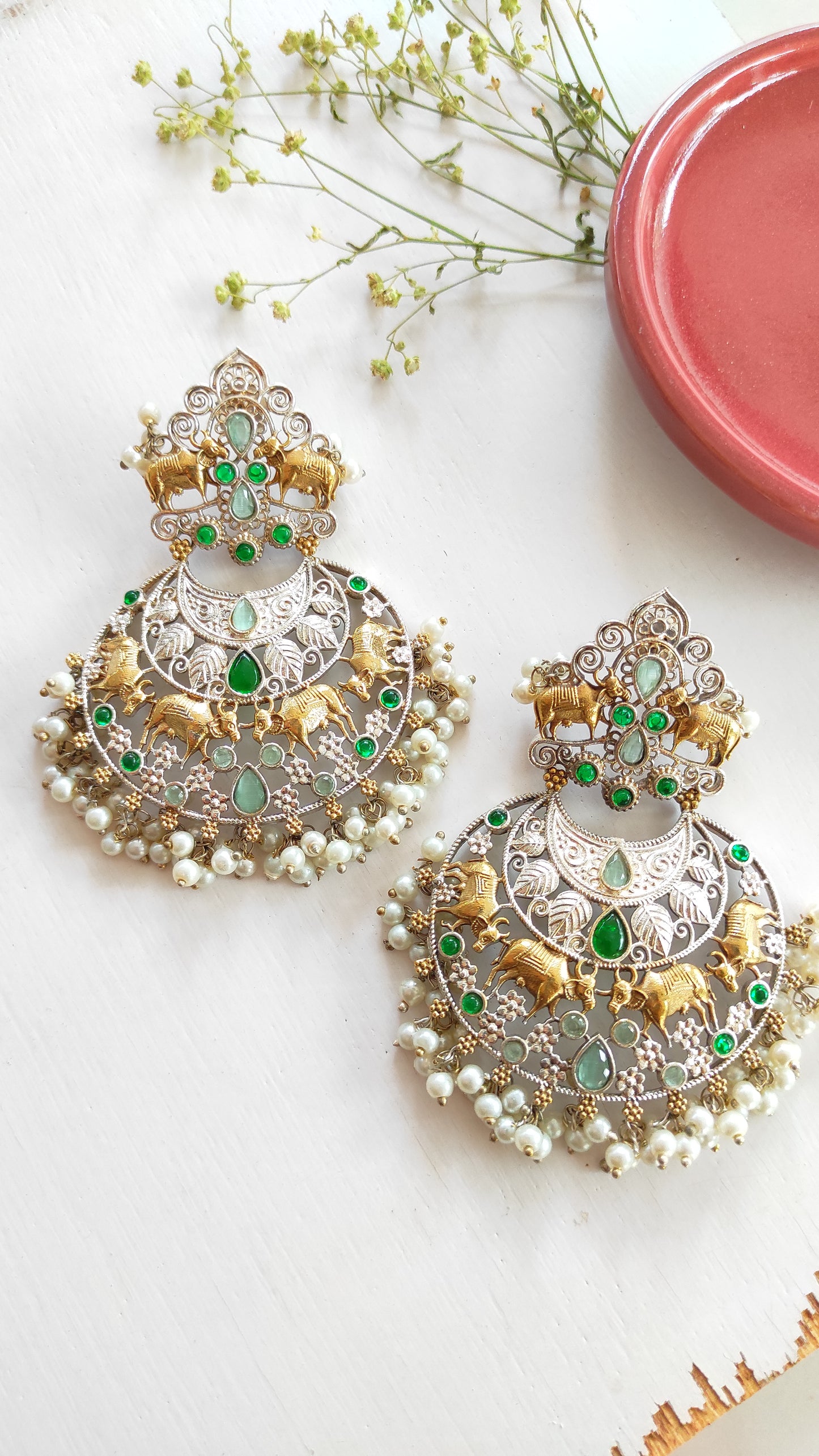 Savi dualtone chandbali in green