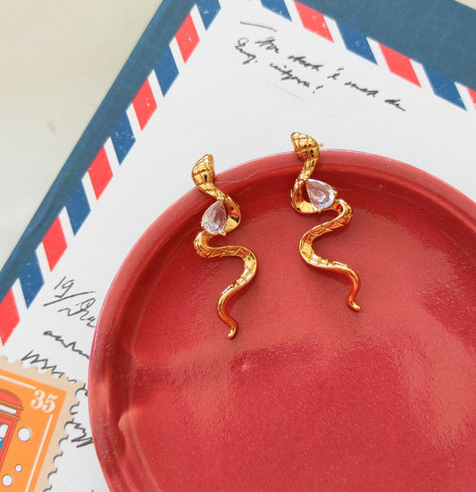 Golden serpentearrings