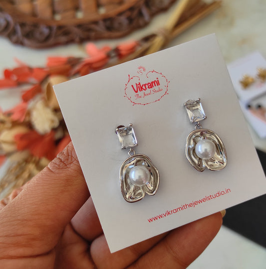 Pearl dangler earrings