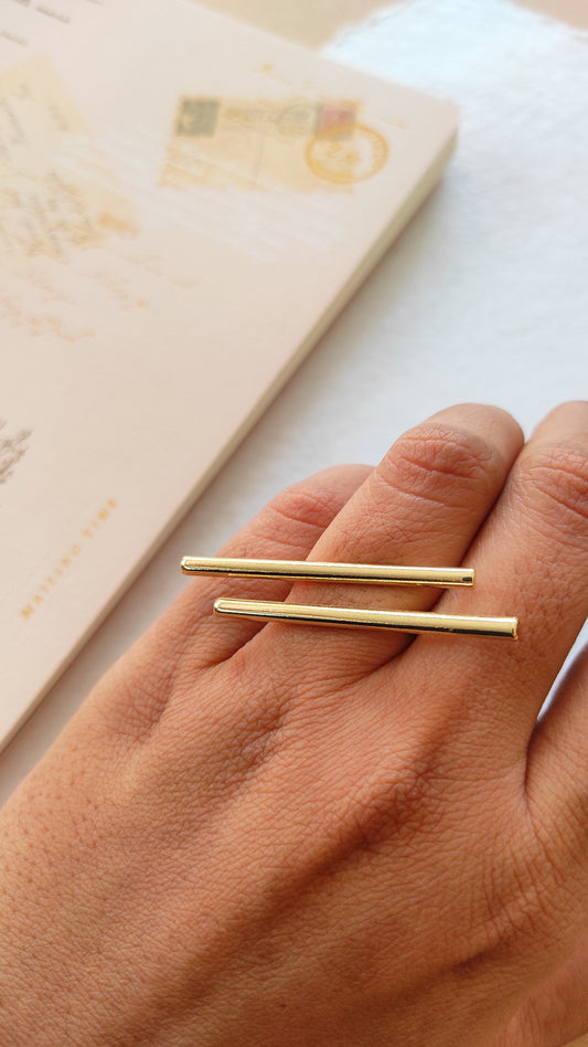 Parallel adjustable anti tarnish finger ring