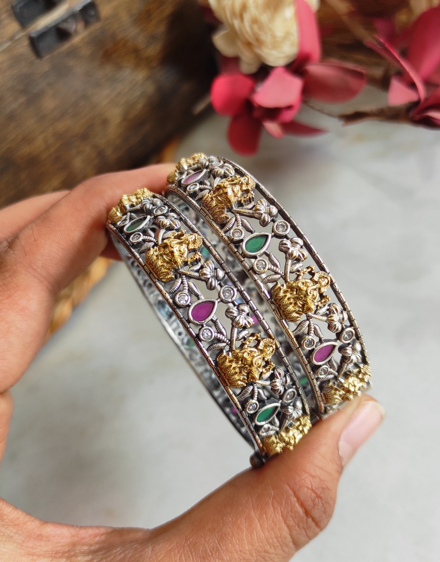 Dualtone, screw opening bangles with Ganapati ji, Laxmiji motifs