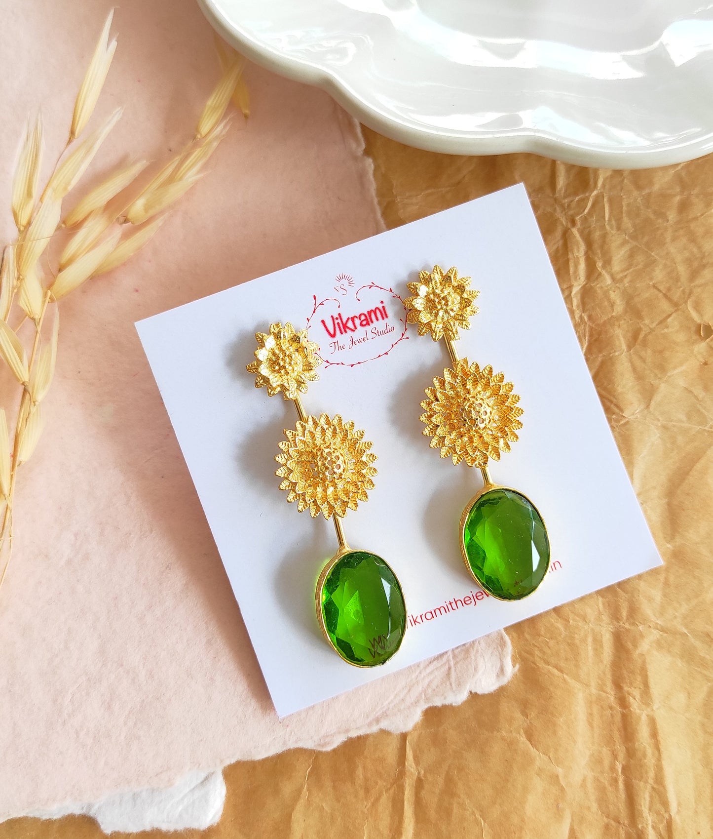 Flora golden earrings
