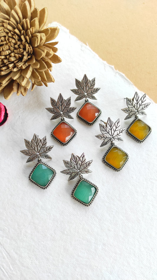 Hanging stone silver lookalike earrings